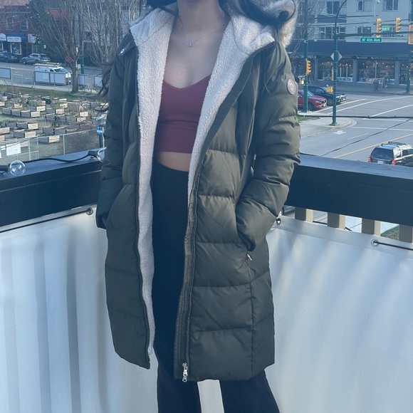 Ralph Lauren parka/down jacket. Olive green Color. Worn once. - Picture 1 of 3